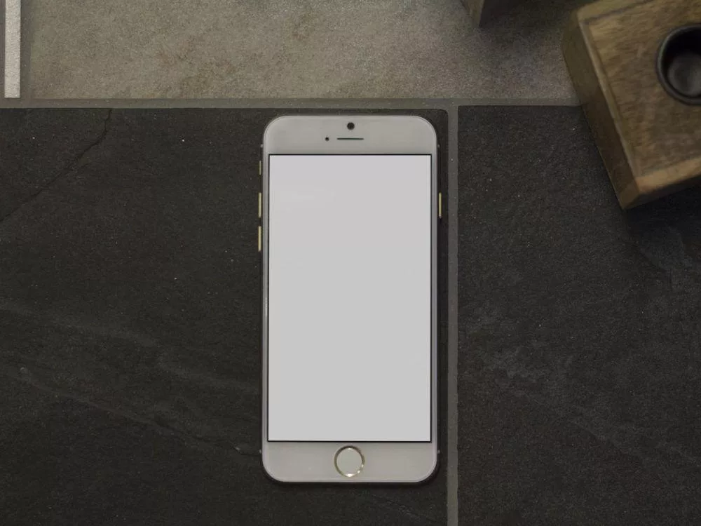 iphone-free-mockup