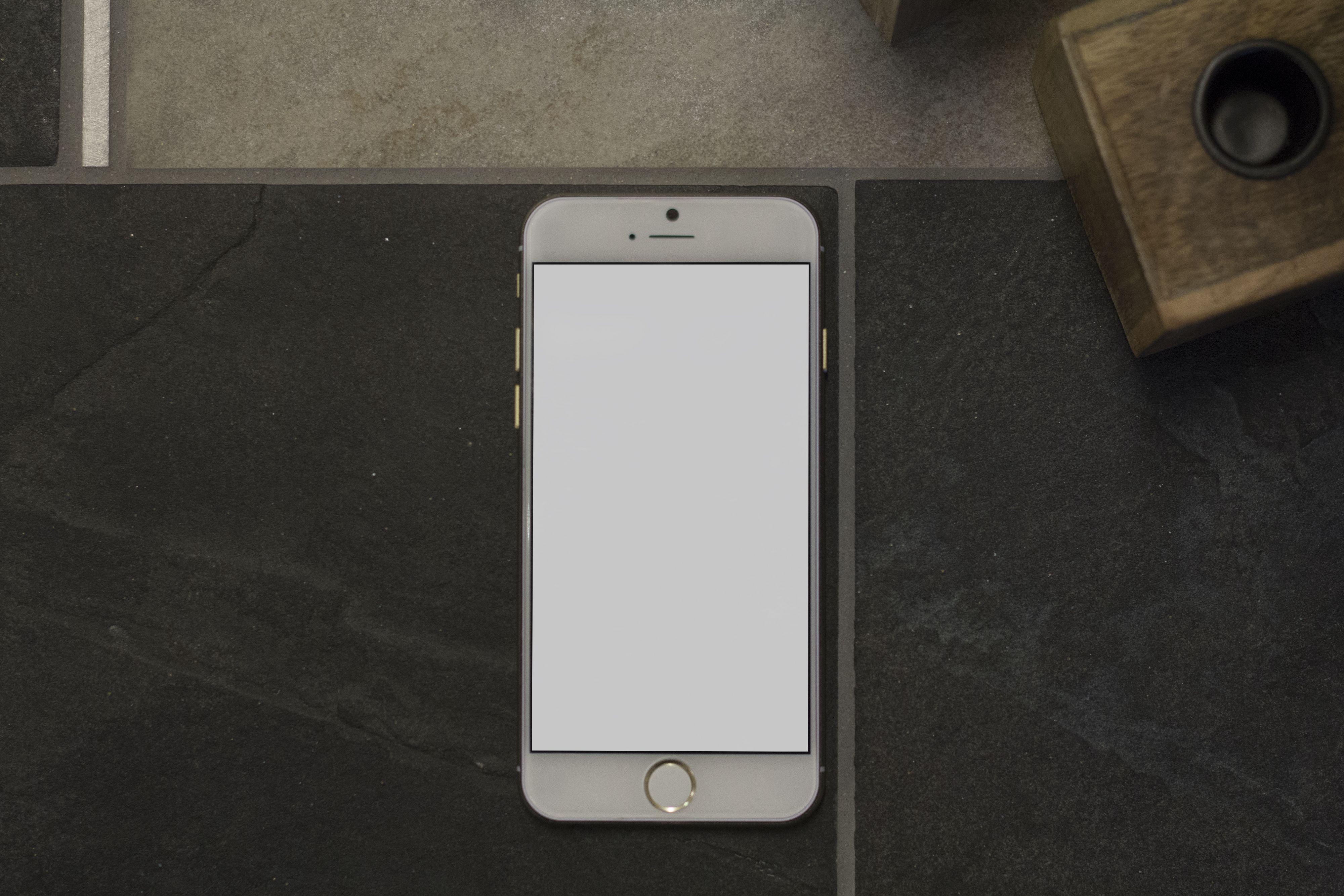 iphone-free-mockup