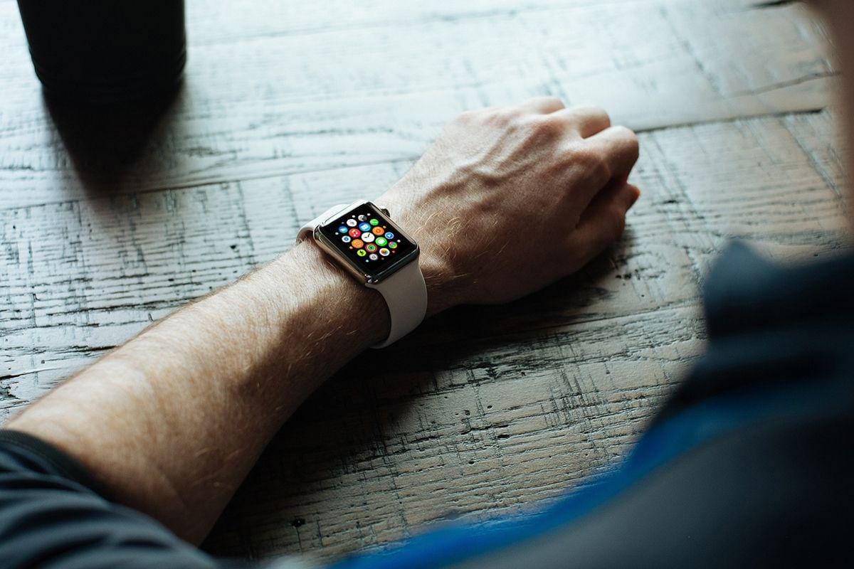 Free-Apple-Watch-Mockups