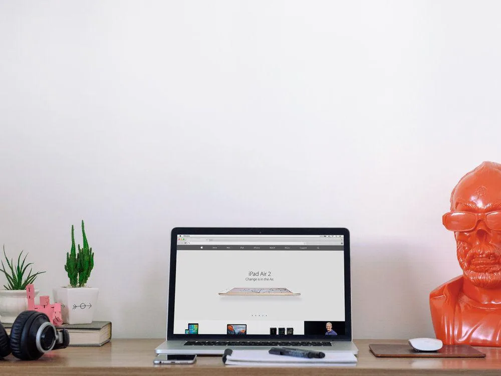 MacBook-PSD-mockup