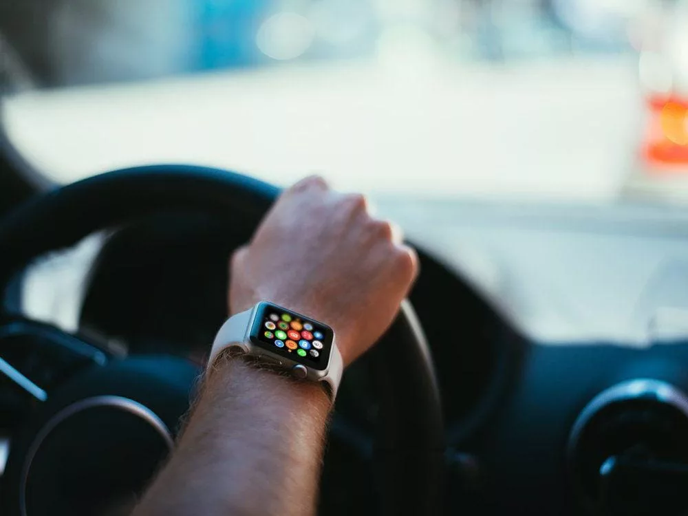 photorealistic-apple-watch-mockups