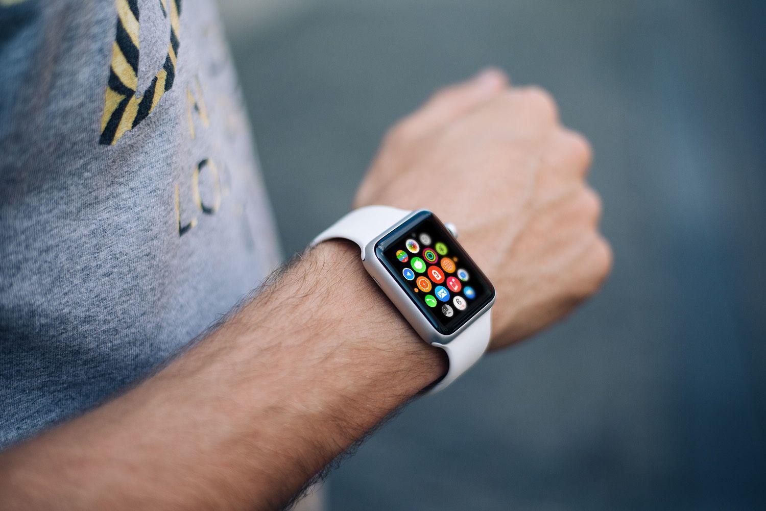 photorealistic-apple-watch-mockups