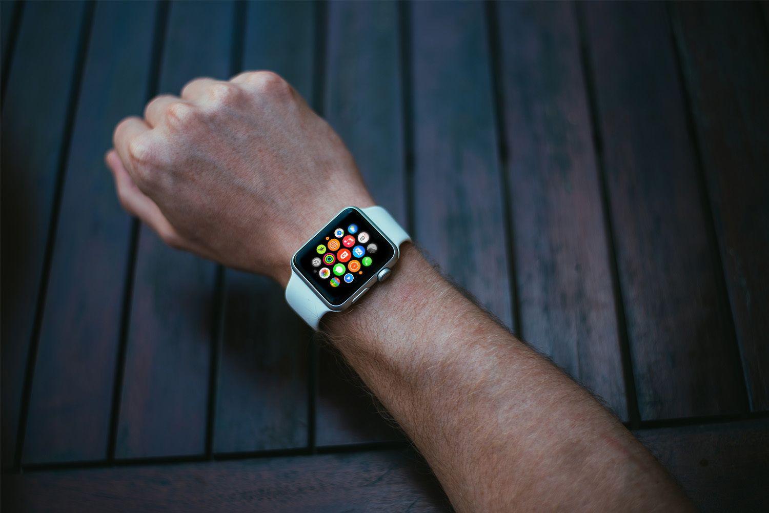 photorealistic-apple-watch-mockups