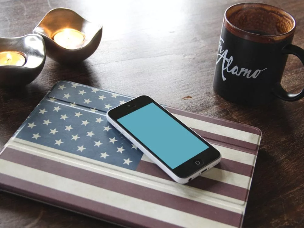 iPhone-5C-iPad-Air-Free-PSD-Mockups