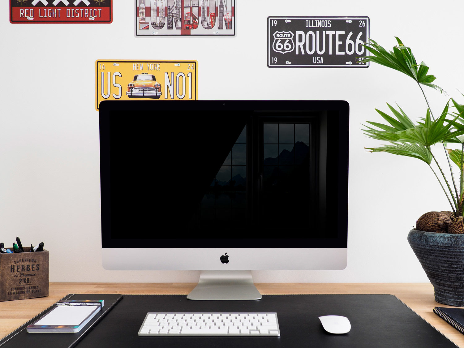 Download iMac Mockup PSD Free Template | Free Mockup