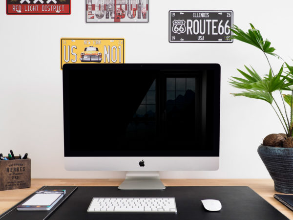 iMac Mockup PSD Free Template