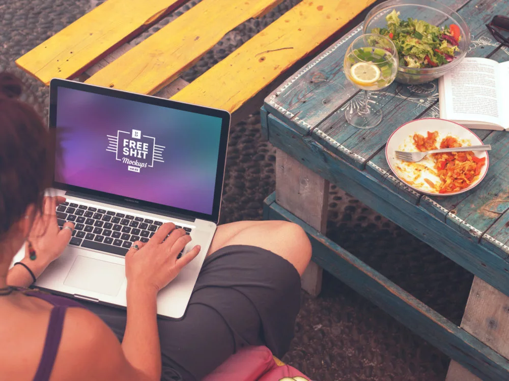 Free 8 High-Resolution iPhone & MacBook Mockups