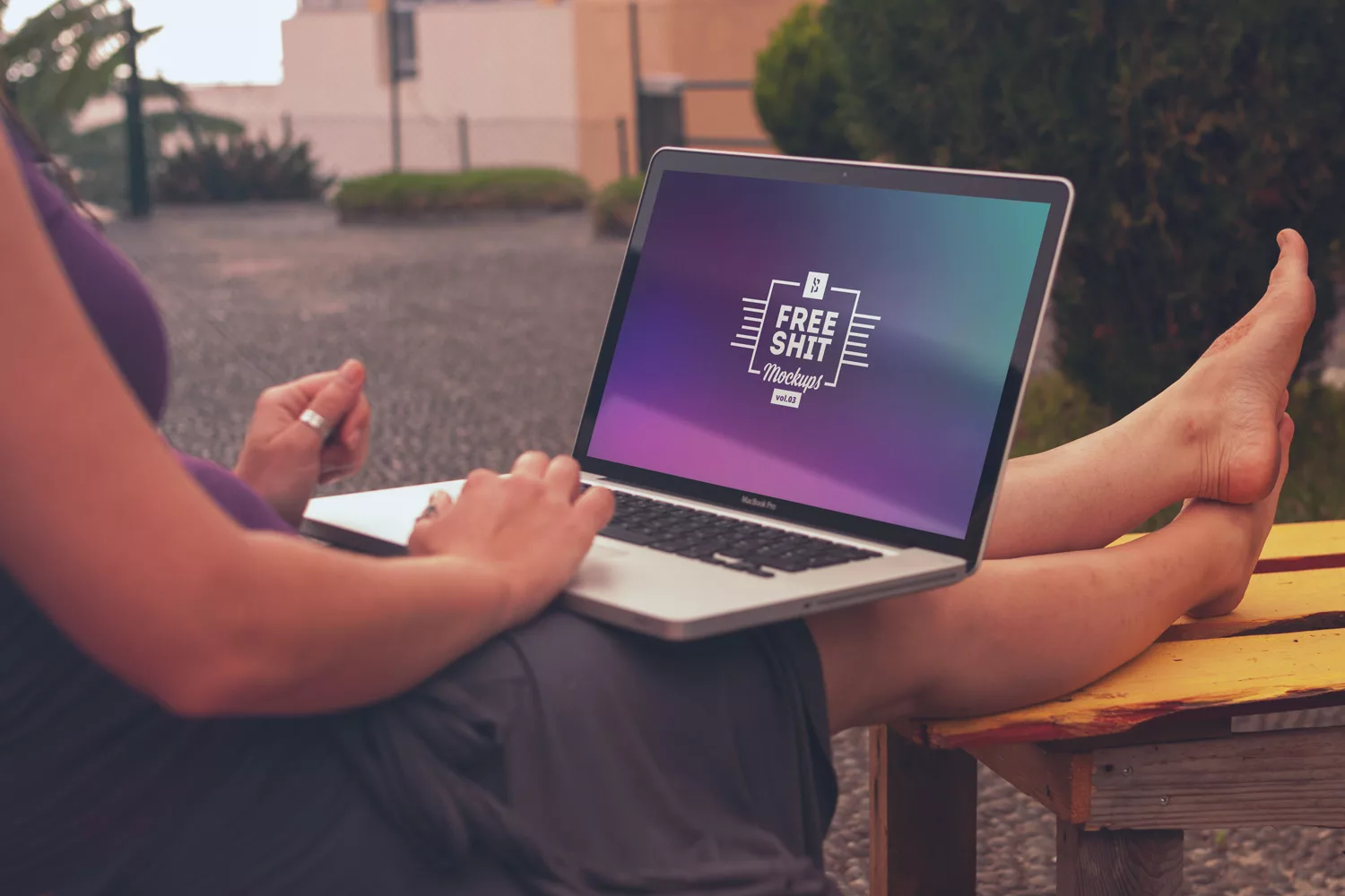 8 HiRes iPhone and MacBook Mockups Free Mockup