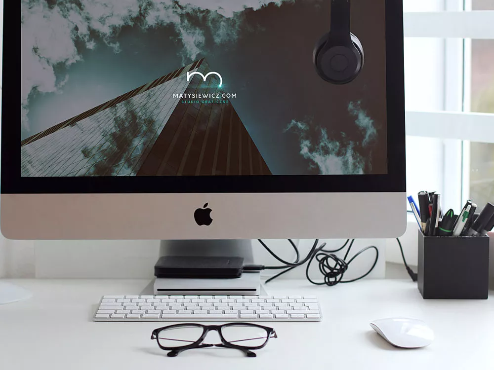 iMac and Macbook Mockups
