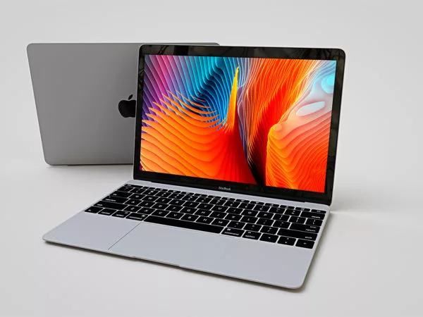 Apple MacBook Mockup v2