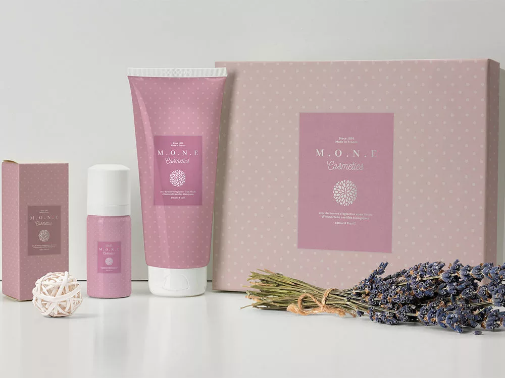 Free Cosmetics Mockups Scene