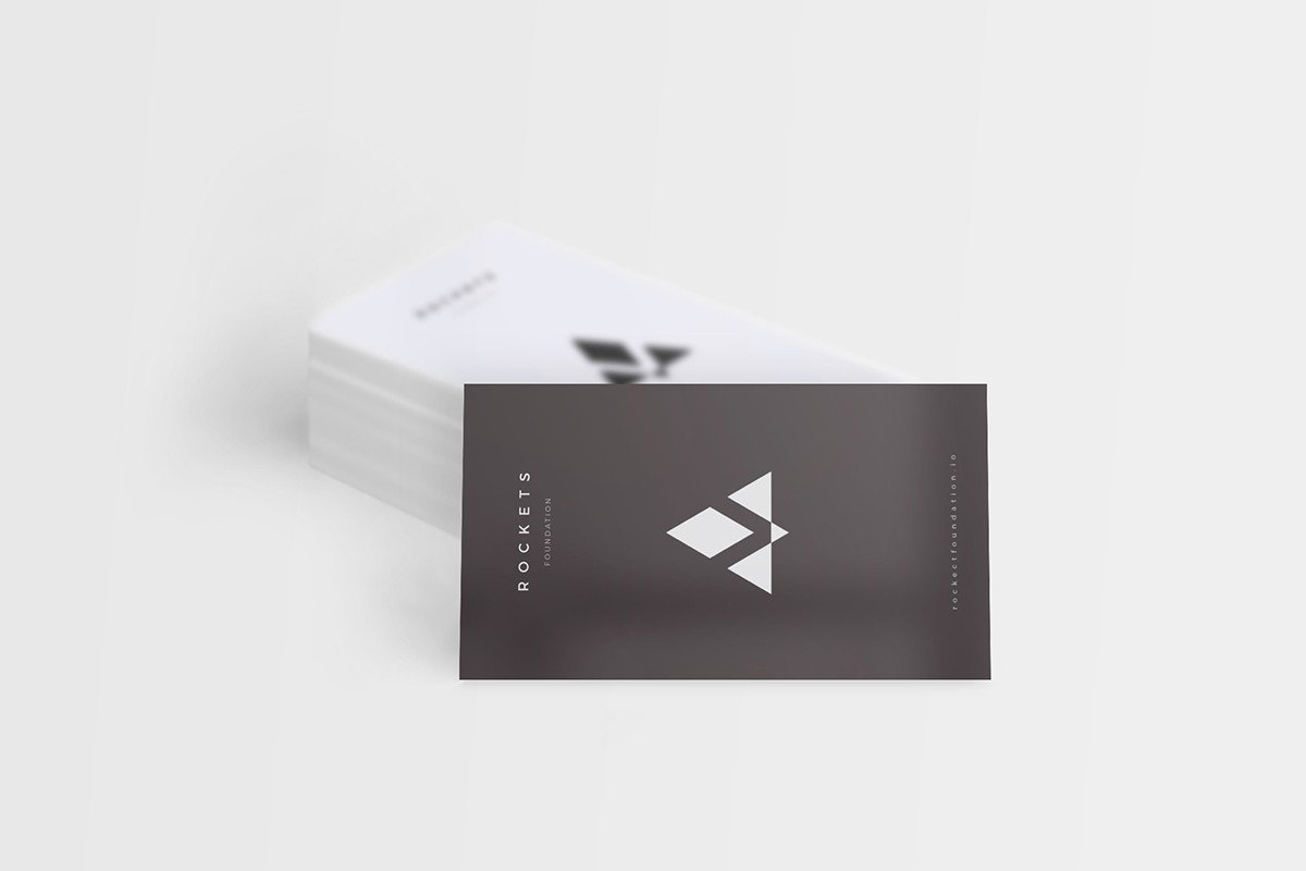 8-Free-and-Clean-Business-Card-Mockups-01