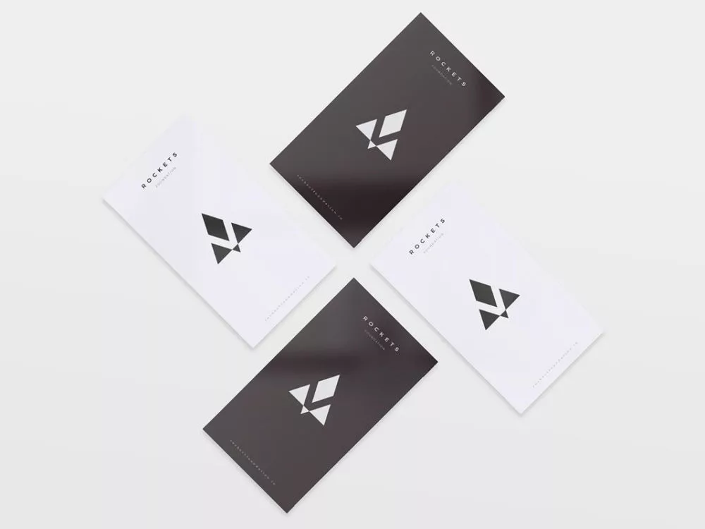 8 Free and Clean Business Card Mockups