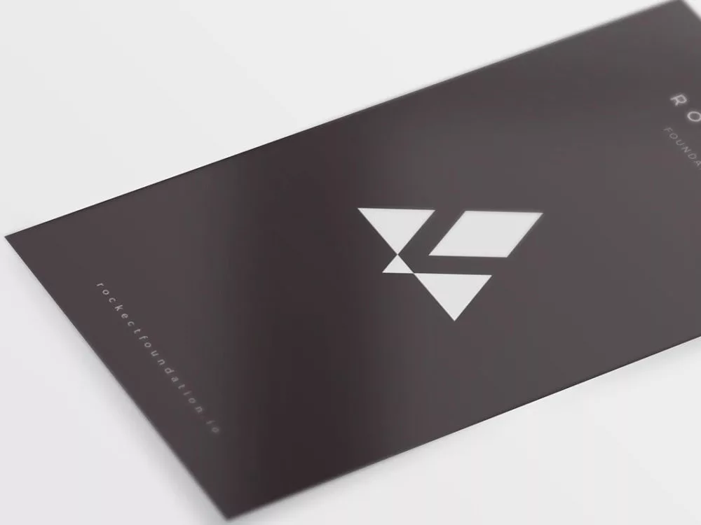 8 Free and Clean Business Card Mockups