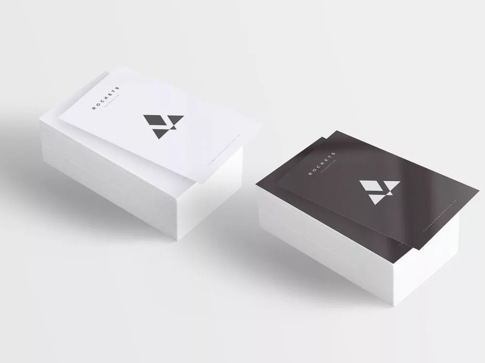 8 Free and Clean Business Card Mockups