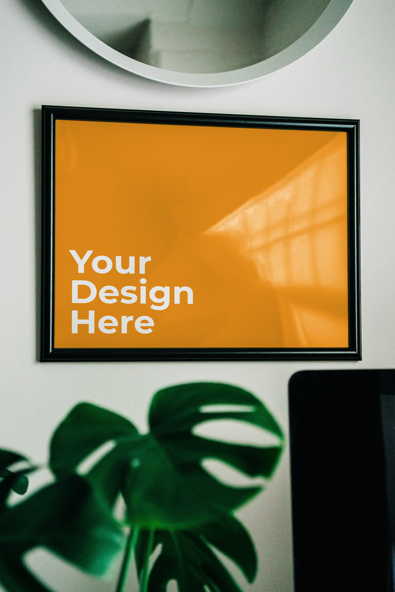 5-free-photo-frame-mockup-02