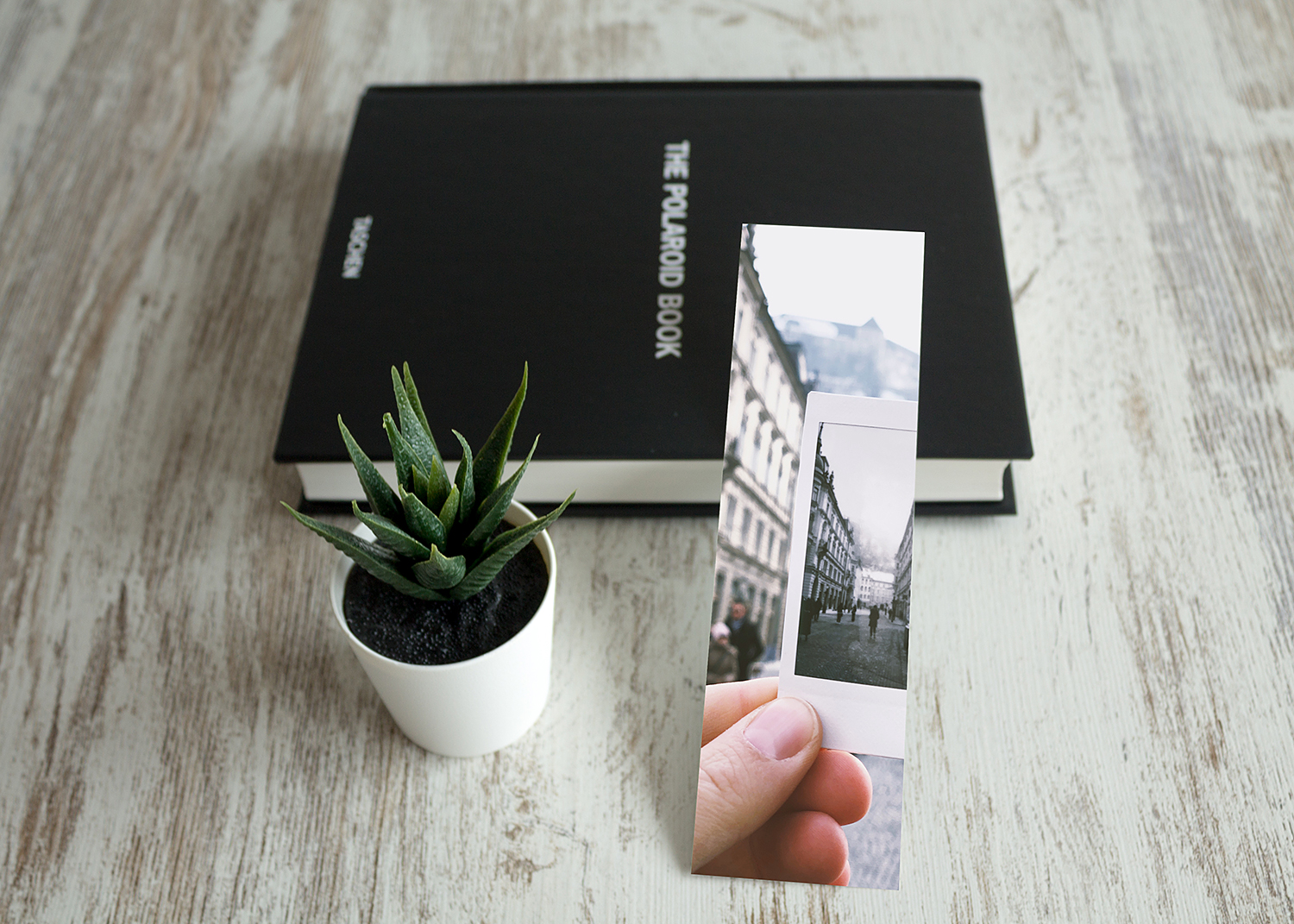 Bookmark-Design-Mockup-Free-03