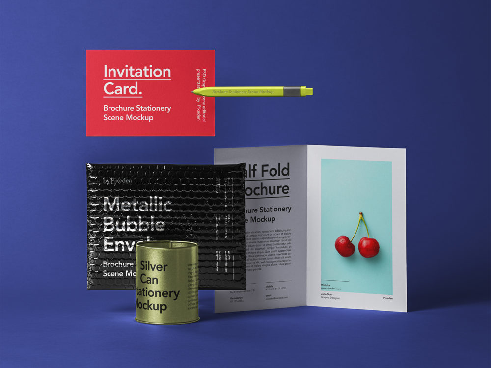 Bubble mailer with half fold brochure mockup | free mockup