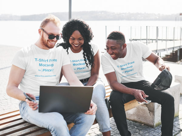 T-Shirt Placeit Free Mockup of a Group of Friends