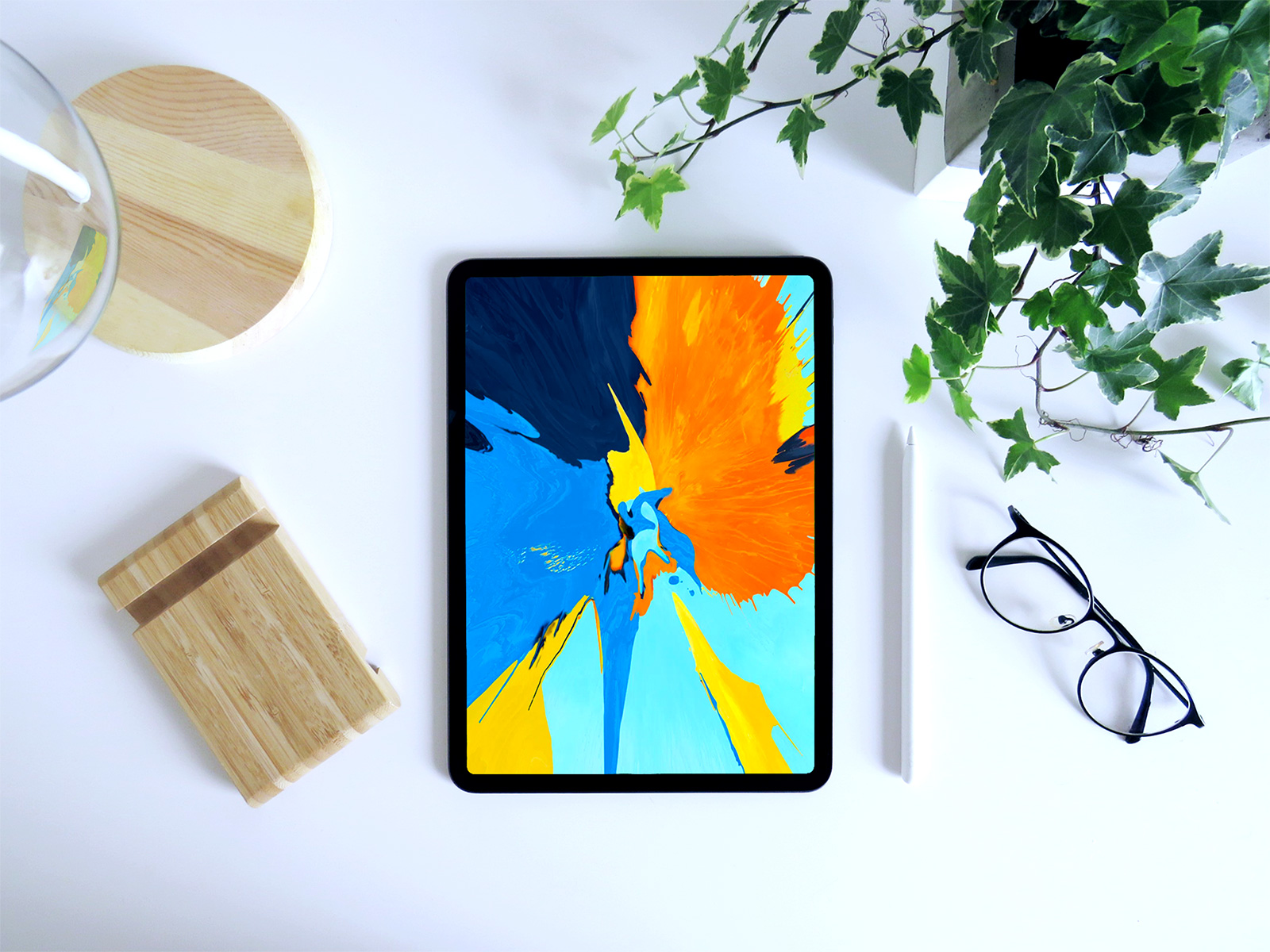Apple iPad Pro PSD Free Mockup