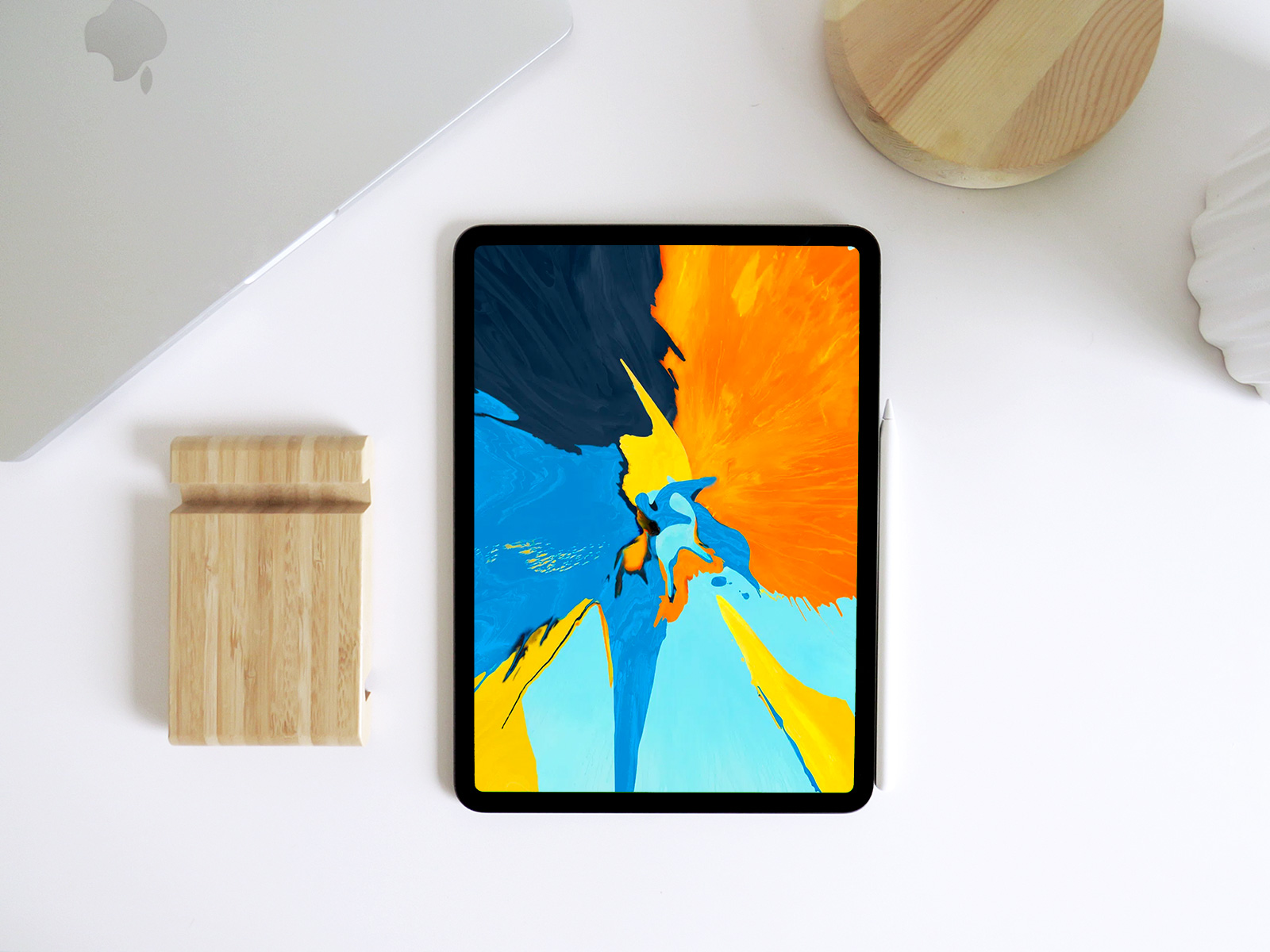 Apple iPad Pro PSD Free Mockup