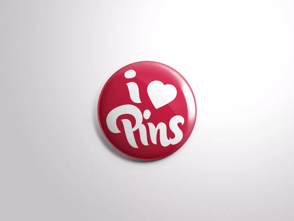 Free pin button badge mockup (PSD)
