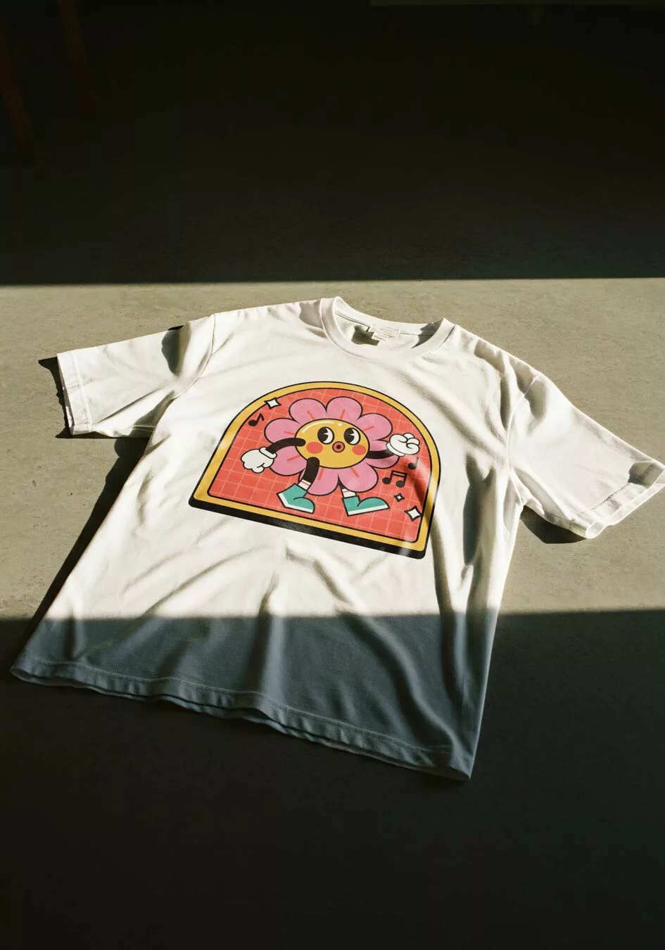 T-Shirt Clothing PSD Mockup