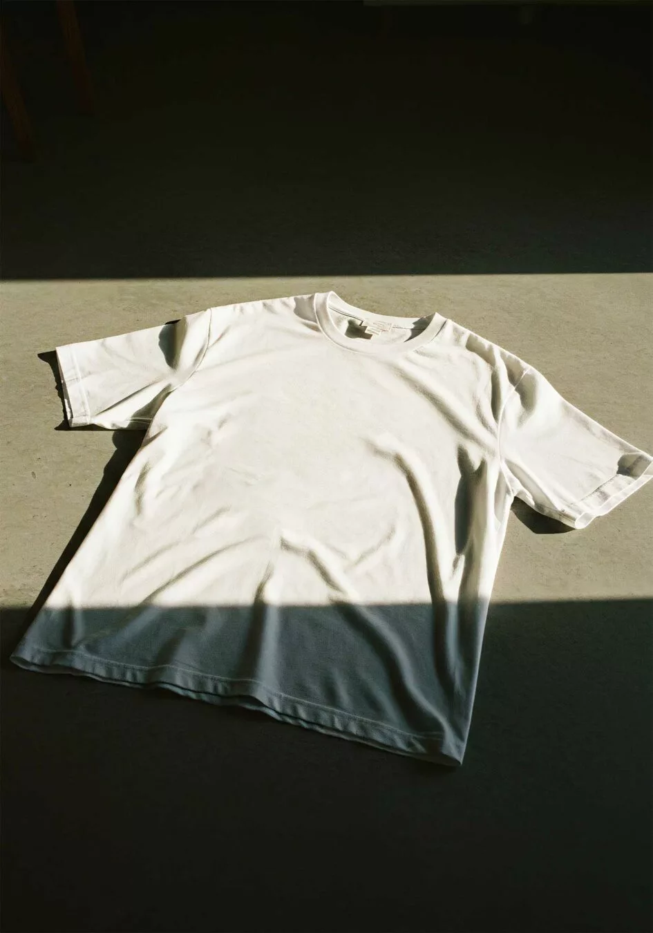 T-Shirt Clothing PSD Mockup