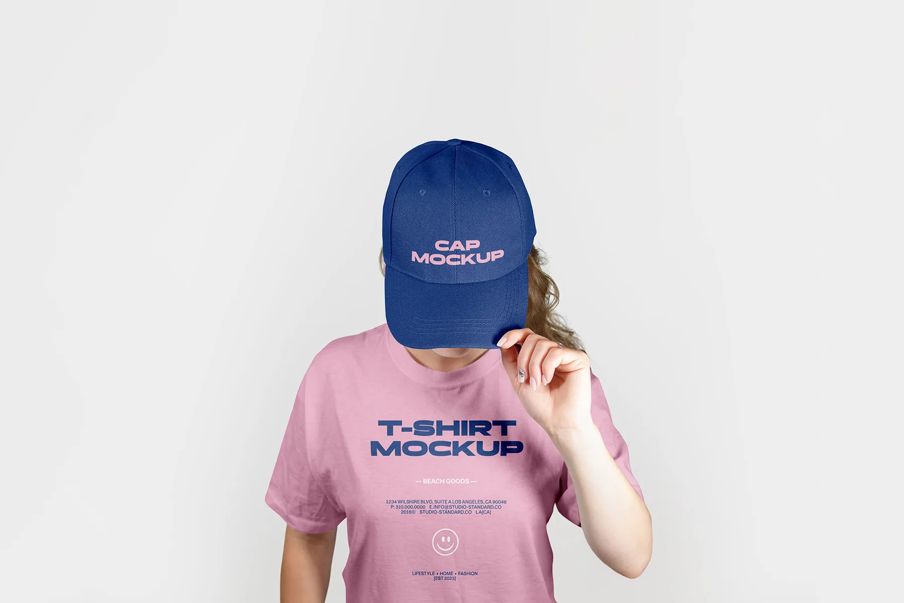 Snapback Hat Mockup & T-Sirt Mockups