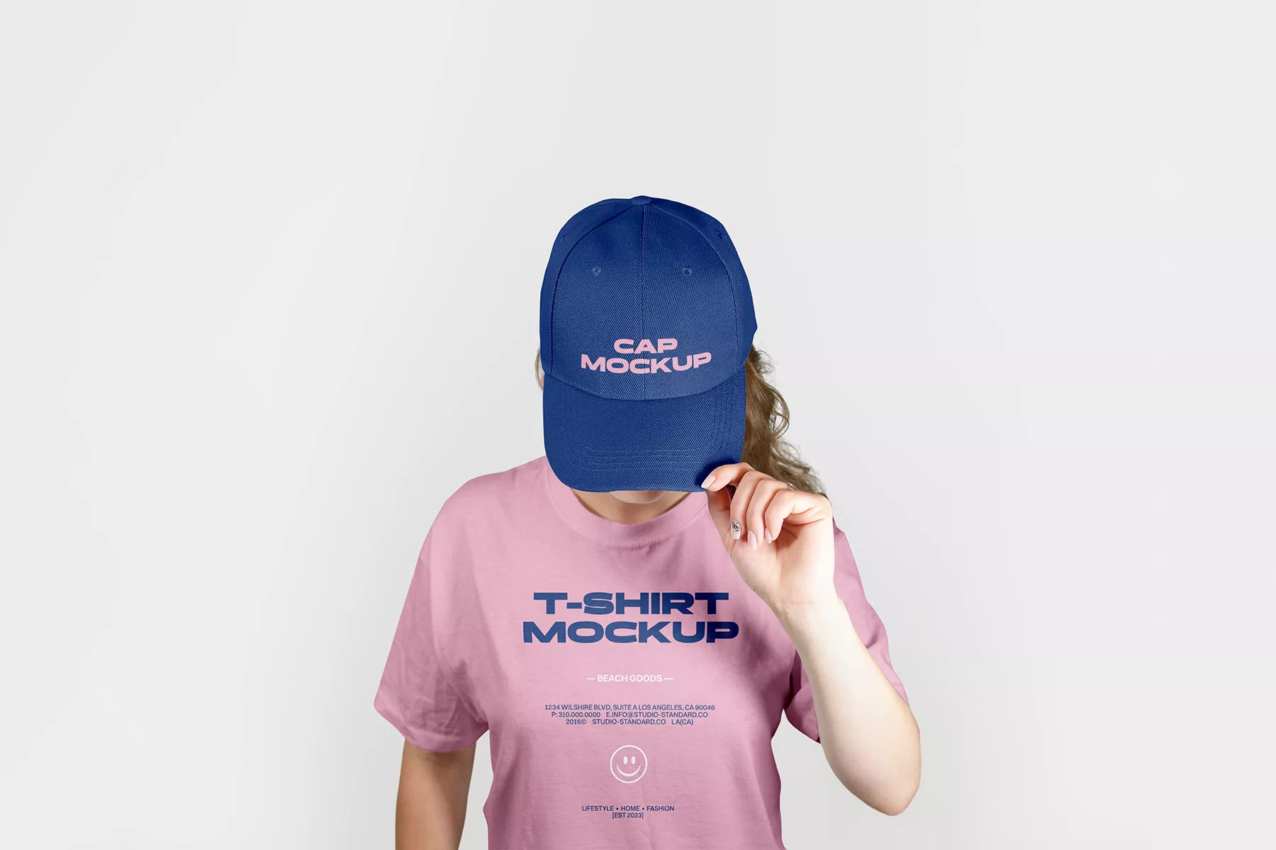 Snapback Hat Mockup & T-Sirt Mockups