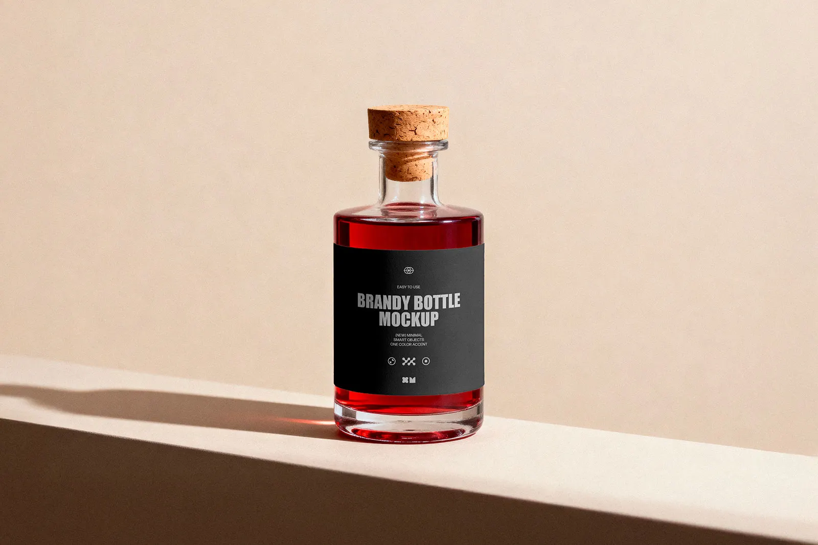 Clear Spirit Bottle Mockup (Liquor / Gin)