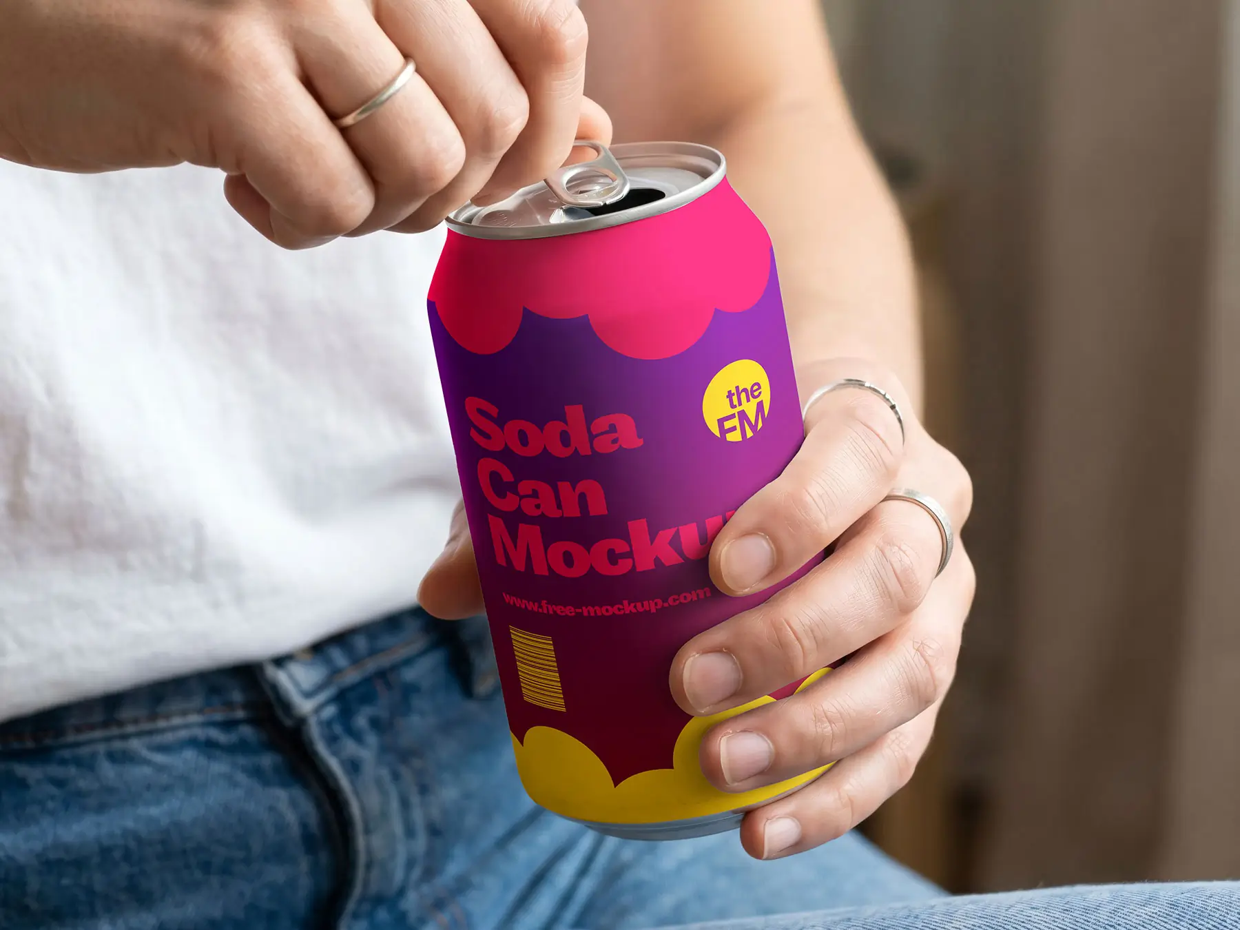 Soda Can Mockup: Opening Action