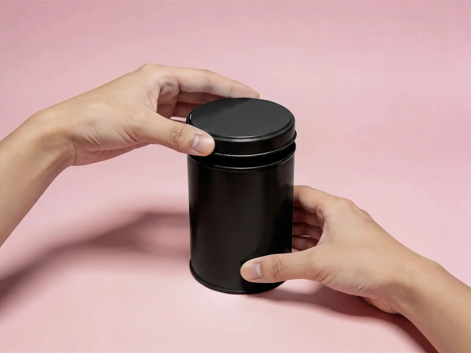 Free Tin Can Mockup – Realistic Round Metal Packaging