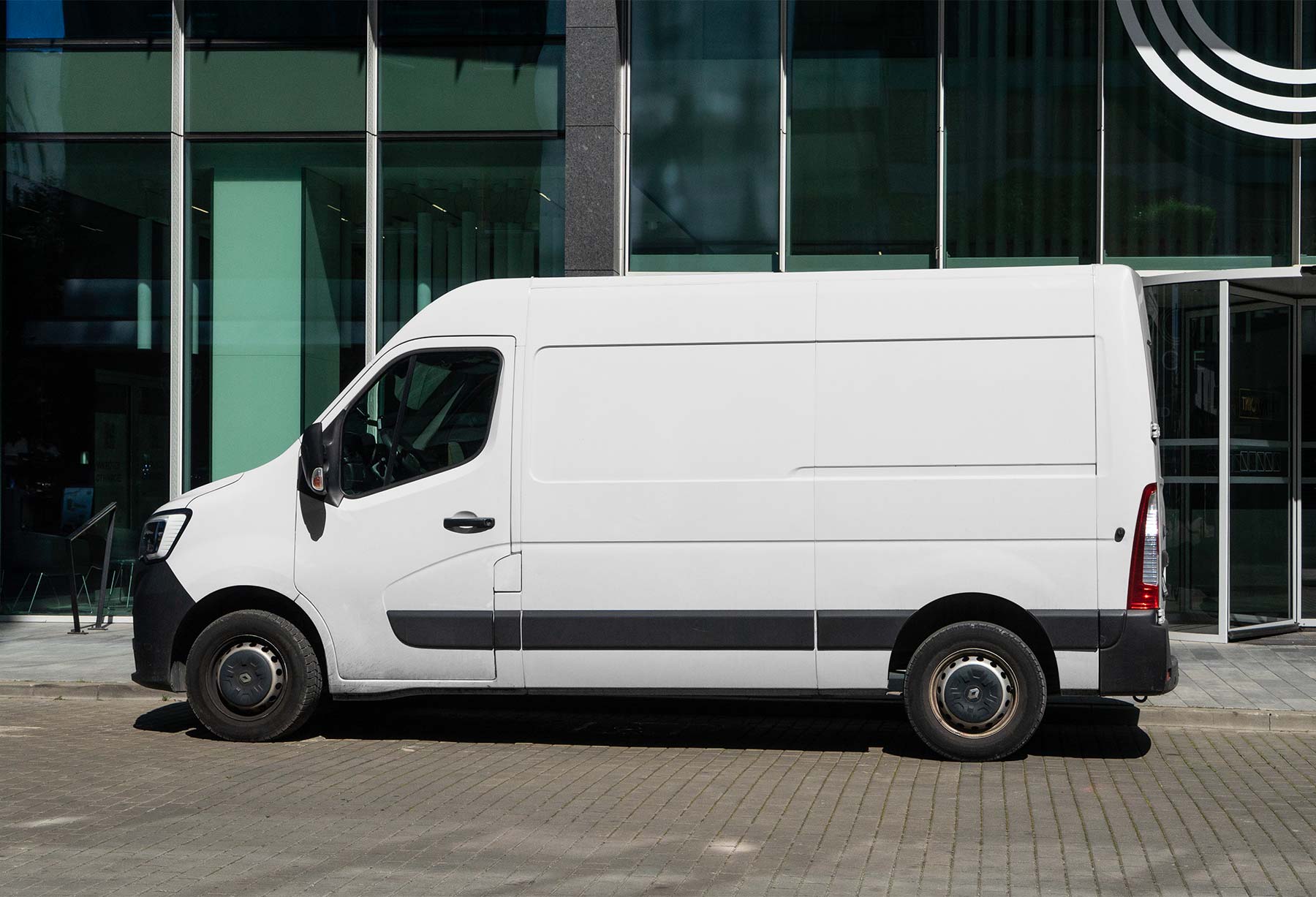Free Delivery Van Mockup – Vehicle Branding Display
