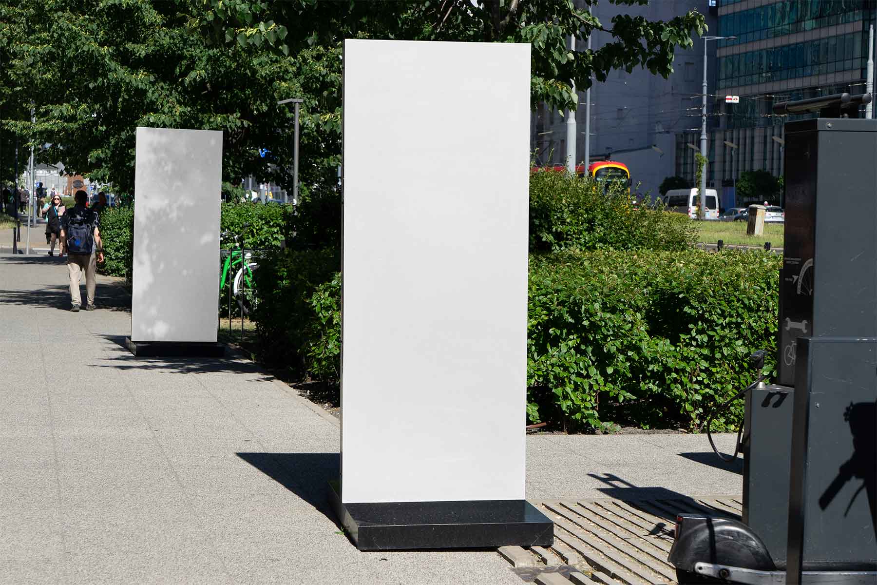 Free Outdoor Vertical Banner Stand Mockup